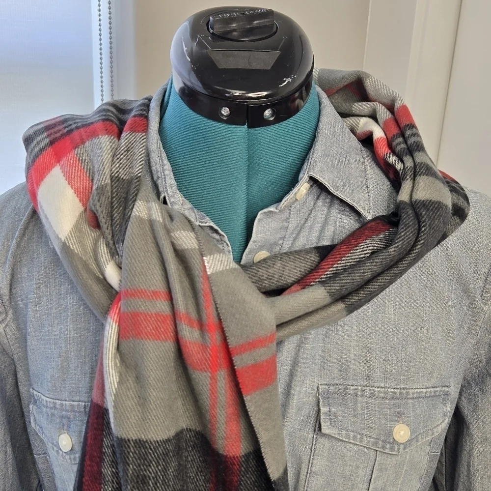 100% CASHMERE GREY RED BLACK PLAID LONG SCARF FRINGE ENDS UNISEX OS GERMANY LUX